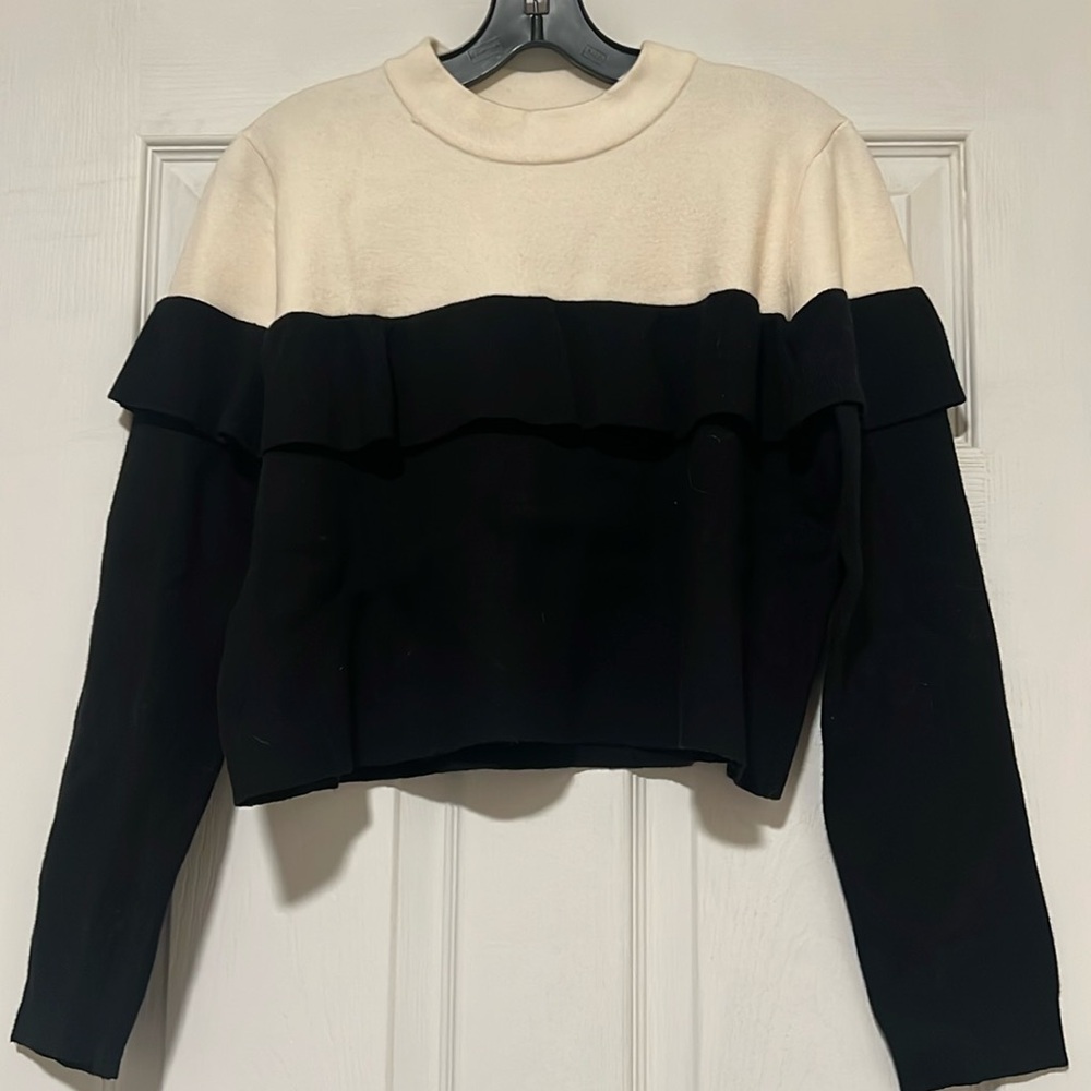 NEW Zara Black and White Cropped Knit Top, Medium